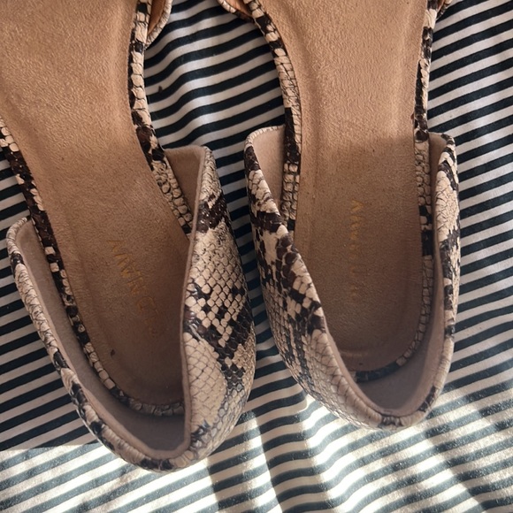 Like New size 9 Old Navy flats - Picture 4 of 4